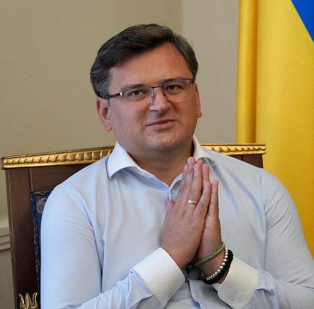 Ukrainsk minister vill att Nato skrämmer Ryssland