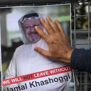 Demonstration för Khashoggi utanför det saudiska konsulatet i Istanbul.
