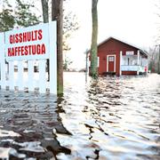 Översvämning i stugområde i Gisshult utanför Nässjö. 