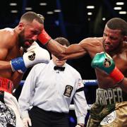 Badou Jack (höger) i matchen mot James DeGale 2017. Arkivbild.