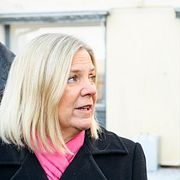 Socialdemokraternas partiledare Magdalena Andersson och Centerpartiets partiledare Elisabeth Thand Ringqvist.