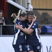 Rosengårds Olivia Schough jublar med Loreta Kullashi efter att ha kvitterat till 2-2