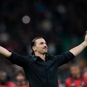  Zlatan Ibrahimovic när han tackades av som spelare i AC Milan. 