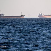 Det bordade fartygen Caffa och Sea Owl I ankrade utanför Trelleborg i slutet på mars.