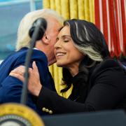 Tulsi Gabbard och Donald Trump