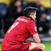 Robert Lewandowski fotograferad efter Polens förlust mot Sverige i VM-kvalet den 31 mars i år.