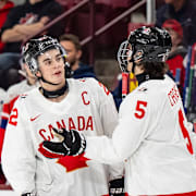 Kanadas lagkapten Porter Martone jublar efter att ha gjort mål.