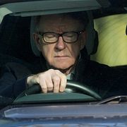 Peter Mandelson lämnar hemmet tidigare i mars.