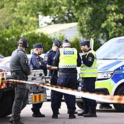 Polis och räddningstjänst på plats vid Brinellskolan. Arkivbild.