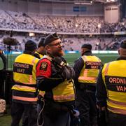 Ordningsvakter på Tele2 Arena. 