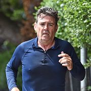 Andy Burnham på löprunda i Cheshire, 28 juni 2026.