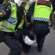 Nordiska motståndsrörelsens (NMR) hejdas av polis under demonstrationen