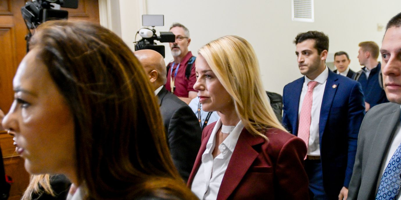Pam Bondi, 29 maj.