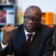 
 Denis Mukwege, en kongolesisk chefskirurg, specialiserad inom gynekologi. Mukwege tilldelades Nobels fredspris 2018 tillsammans med Nadia Murad för sitt arbete mot sexualiserat våld som vapen i krig.