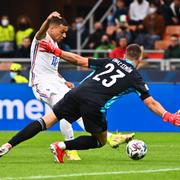 Kylian Mbappé rullar in 2–1.