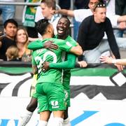 Hammarbys Pa Amat Dibba jublar med Jiloan Hamas och Arnor Smarason efter sitt 2–0-mål.