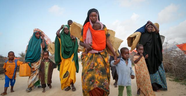 Kvinnor i Somalia i ett läger nära Mogadishu. Farah Abdi Warsameh / AP