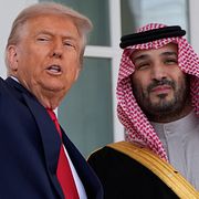 Saudiarabiens kronprins och de facto ledare Mohammed Bin Salman i Vita huset tillsammans med Donald Trump. Den 18 november 2025.