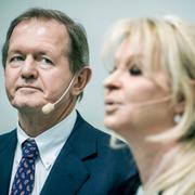 Arkivbild: SEB:s styrelseordförande Marcus Wallenberg tillsammans med den tidigare vd:n Annika Falkengren i samband med en presskonferens i januari där hon meddelade sin avgång. 