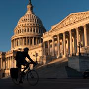 Senaten väntas debattera stora delar av natten i Capitol Hill i Washington. 