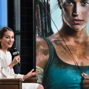 Alicia Vikander gör promotion för Tomb Raider 2018.