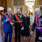 Kronprinsparet Mette-Marit och Haakon tillsammans med belgiska kungafamiljen.