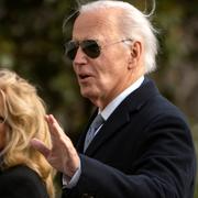 Arkivbild på Joe och hans fru Jill Biden. 