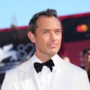 Jude Law på röda mattan på Venedigs filmfestival.