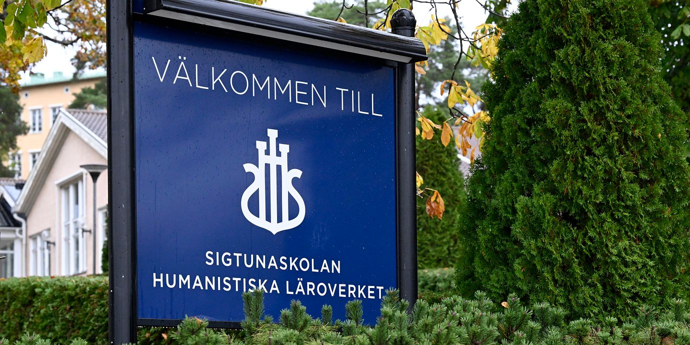 Exteriör på Sigtunaskolan Humanistiska Läroverket.