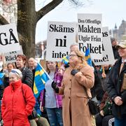 Folkets demonstration vid Raoul Wallenbergs Torg i Stockholm i april.