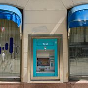 Den svenska kronans kräftgång mot den amerikanska dollarn fortsätter.